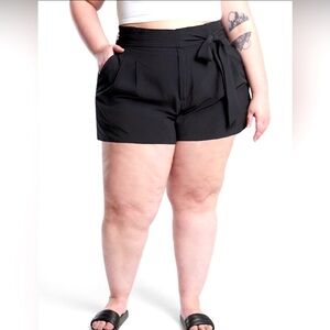 ATHLETA Skyline Short Il Black Lightweight Packable Paper bag with Belt NWOT 26